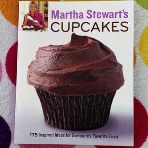 Martha Stewart's Cupcakes paperback book
